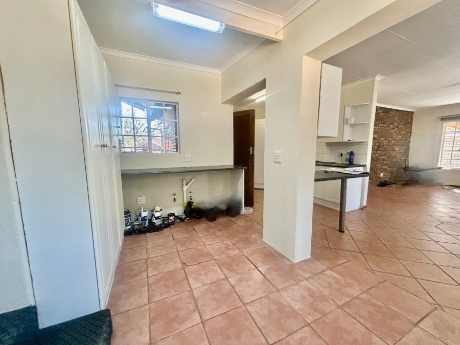 5 Bedroom Property for Sale in Ifafi North West